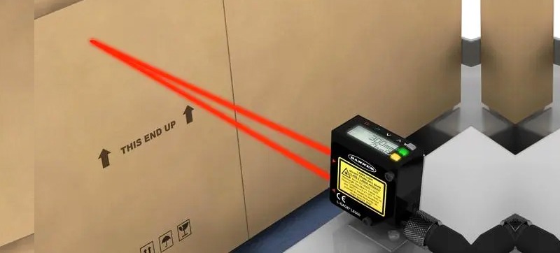 Laser sensor for high precision distance and position measurement